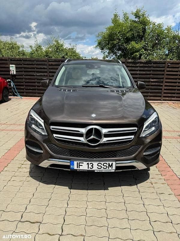 Culoaremaro Second-hand 2015 Mercedes GLE350 SUV | 24.500 EUR (Super Preț) - Imagine 1/4