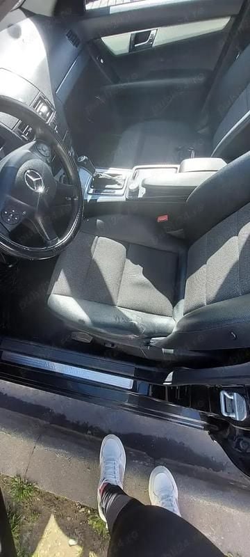 Negru Utilizat 2009 Mercedes C200 Berlinǎ | 4.200 EUR (Super Preț) - Imagine 1/4