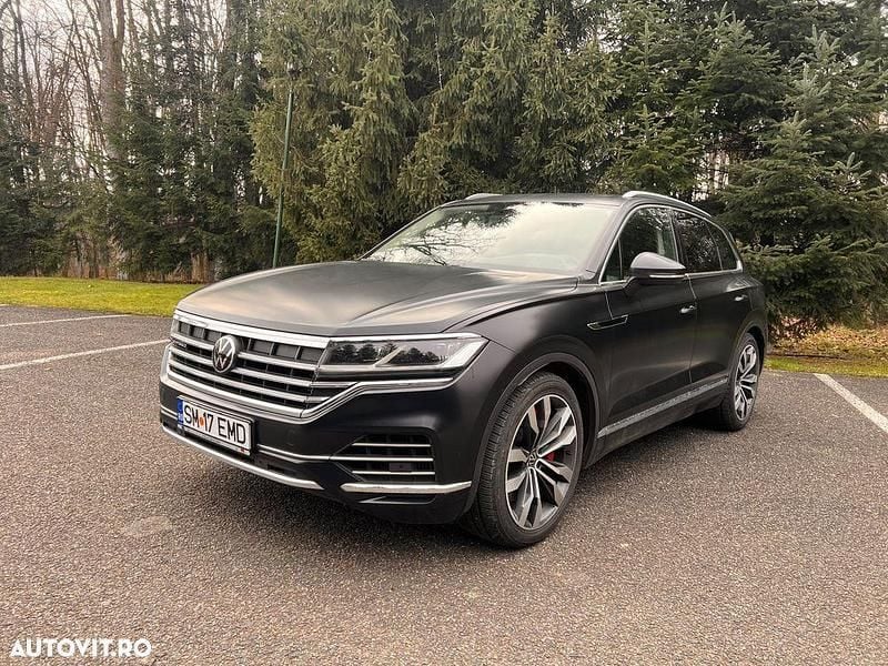 Culoarenegru Utilizat 2021 VW Touareg Atmosphere SUV | 35.900 EUR - Imagine 1/4