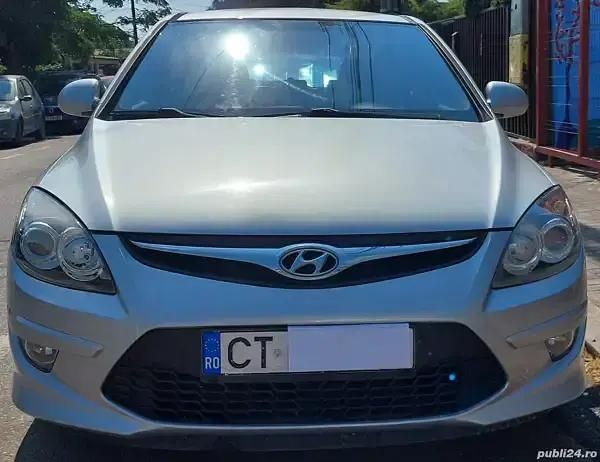 Gri Utilizat 2011 Hyundai i30 Hatchback | 4.500 EUR (Puțin scump) - Imagine 1/4