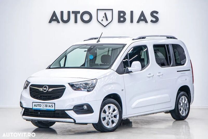 Alb Utilizat 2020 Opel Combo Life Innovation Monovolum | 11.455 EUR - Imagine 1/4