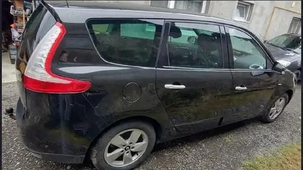 Second-hand Renault Grand Scénic III 110 CP (80 kW) 2010 Negru Monovolum