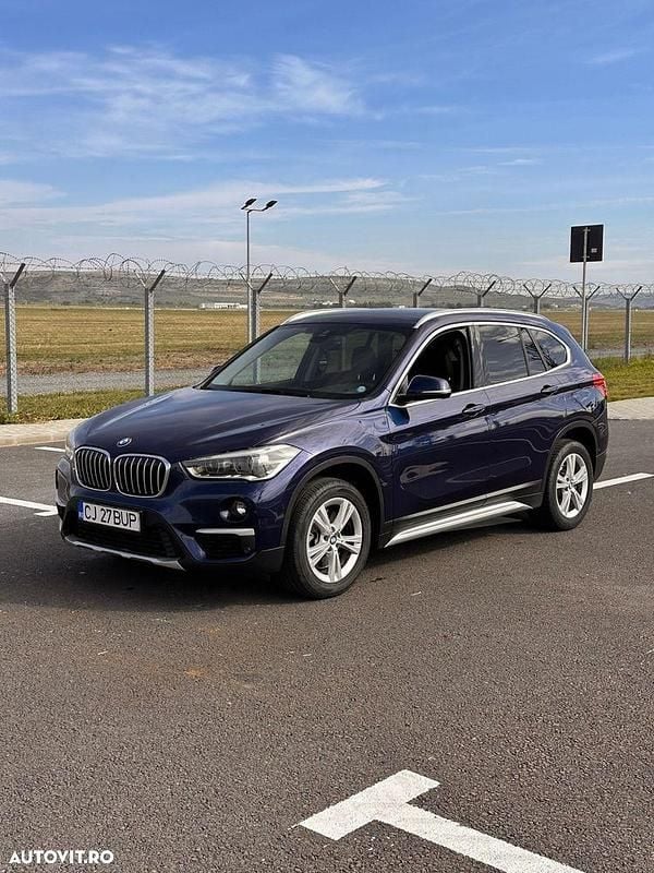 Culoarealbastru Utilizat 2018 BMW X1 SUV | 17.122 EUR (Preț OK) - Imagine 1/4