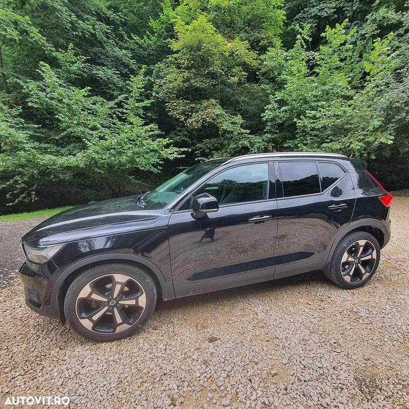 Culoarenegru Utilizat 2020 Volvo XC40 R-Design SUV | 21.500 EUR (Puțin scump) - Imagine 1/4