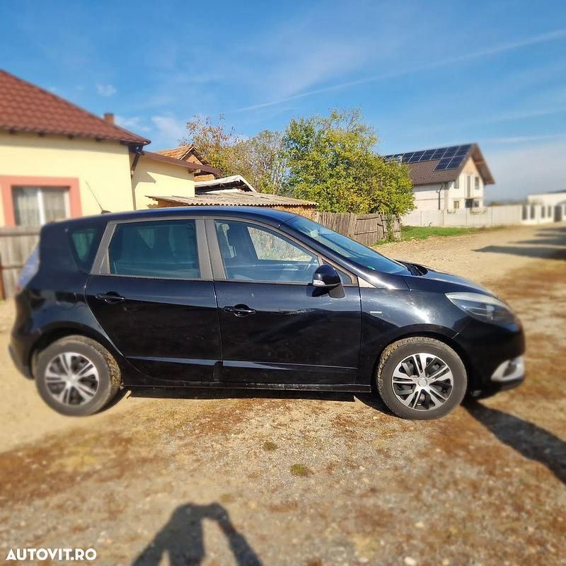 Second-hand Renault Scénic III LIMITED 110 CP (80 kW) 2016 Culoarenegru Monovolum