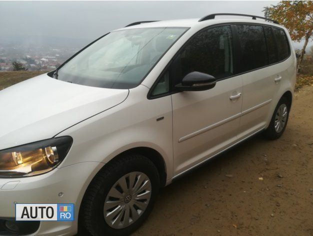 Second-hand VW Touran 105 CP (77 kW) 2012 Alb Monovolum