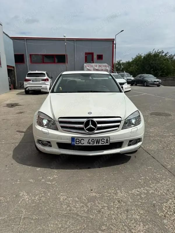 Utilizat 2007 Mercedes C220 Berlinǎ | 5.575 EUR (Preț OK) - Imagine 1/4