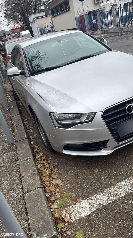 Second-hand Audi A5 177 CP (130 kW) 2012 Culoareargint Coupe
