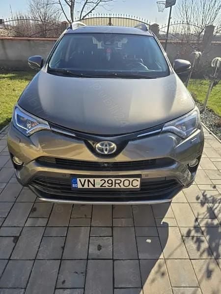 Second-hand Toyota RAV4 Hybrid 197 CP (144 kW) 2017 SUV