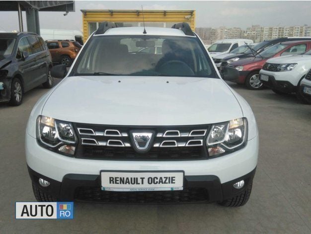 Alb Utilizat 2015 Dacia Duster SUV | 10.450 EUR (Preț OK) - Imagine 1/4