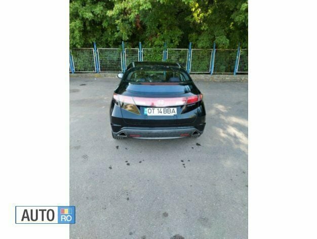 Second-hand Honda Civic 140 CP (102 kW) 2007 Negru Hatchback