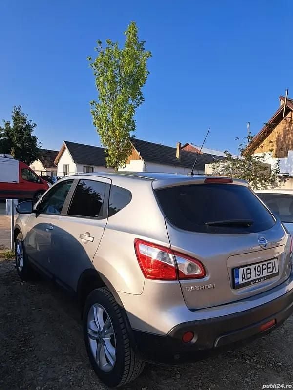 Utilizat 2010 Nissan Qashqai SUV | 6.200 EUR (Preț OK) - Imagine 1/4