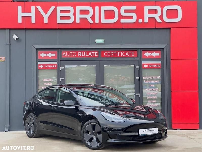 Culoarenegru Utilizat 2021 Tesla Model 3 Berlinǎ | 29.990 EUR (Preț OK) - Imagine 1/4