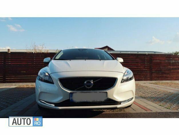 Second-hand Volvo V40 120 CP (88 kW) 2016 Alb Break