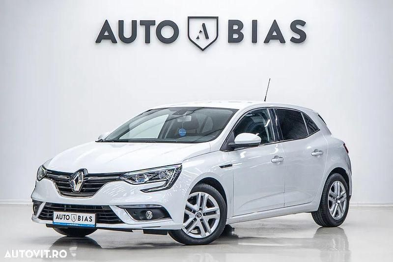 Culoarealb Utilizat 2017 Renault Mégane IV Intens Hatchback | 12.450 EUR (Puțin scump) - Imagine 1/4
