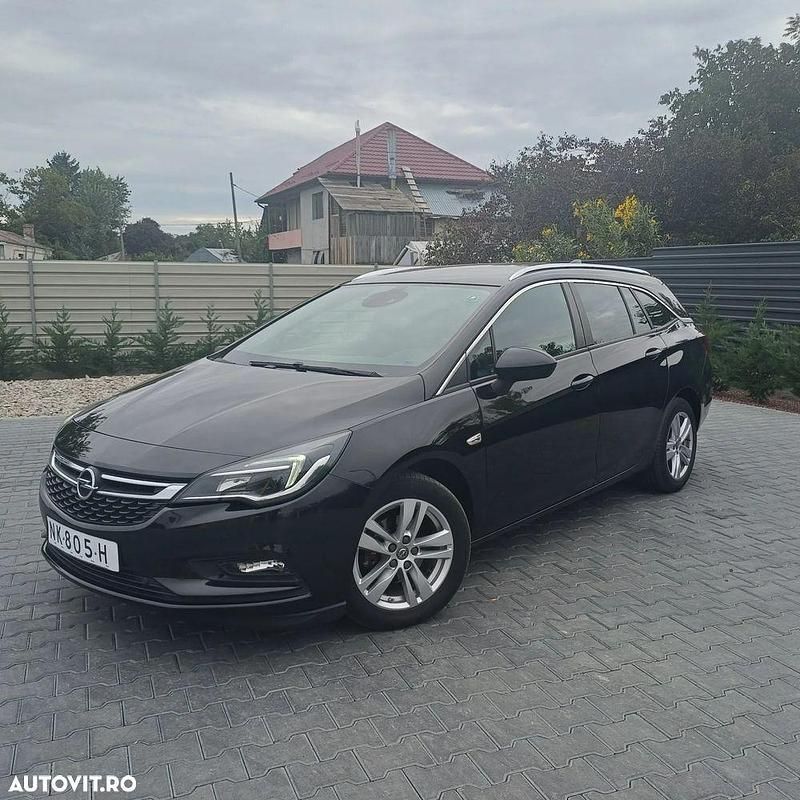 Culoarenegru Utilizat 2017 Opel Astra Innovation Break | 6.890 EUR (Preț OK) - Imagine 1/4