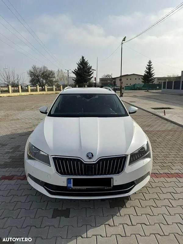 Culoarealb Second-hand 2018 Skoda Superb LAURIN & KLEMENT Break | 18.500 EUR (Preț OK) - Imagine 1/4