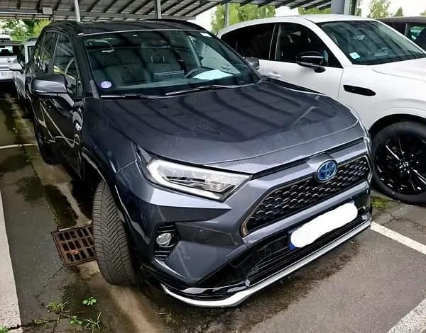 Second-hand Toyota RAV4 Hybrid Style 306 CP (225 kW) 2021 SUV