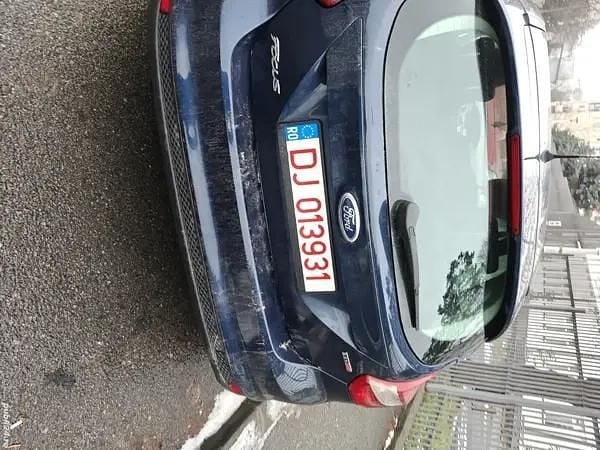 Albastru Second-hand 2011 Ford Focus Hatchback | 4.000 EUR (Preț OK) - Imagine 1/4