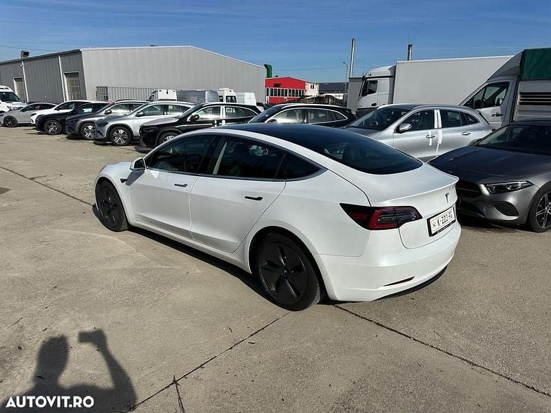Second-hand Tesla Model 3 Standard Range Plus 239 kW (325 CP) 2020 Culoarealb Berlinǎ