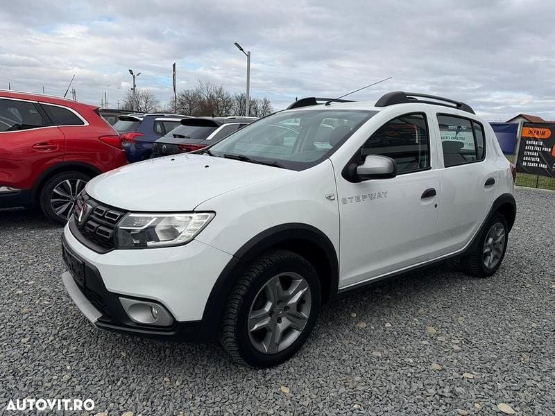 Second-hand Dacia Sandero Stepway 90 CP (66 kW) 2018 Culoarealb