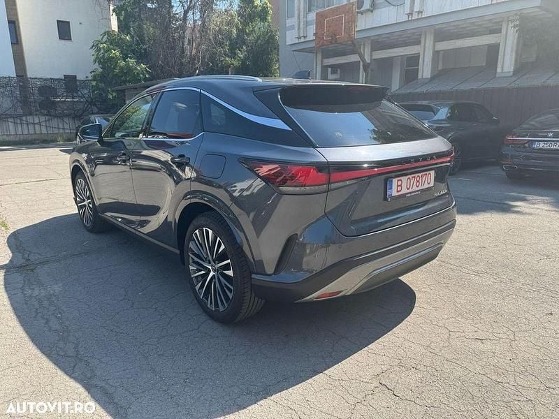 Second-hand Lexus RX350h Executive Line 250 CP (183 kW) 2024 Culoaregri Berlinǎ