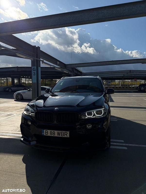 Culoarealbastru Utilizat 2017 BMW X5 Sport Line SUV | 29.999 EUR (Super Preț) - Imagine 1/4