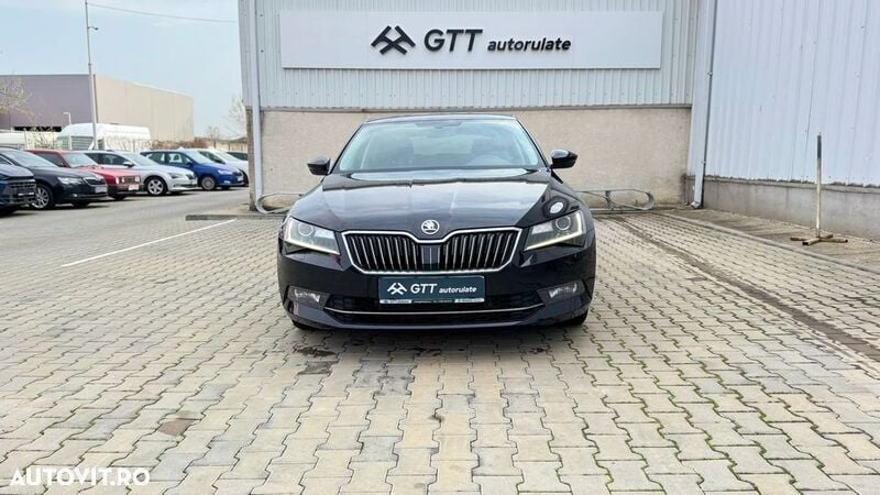 Negru Utilizat 2018 Skoda Superb Ambition Berlinǎ | 17.350 EUR (Preț bun) - Imagine 1/4