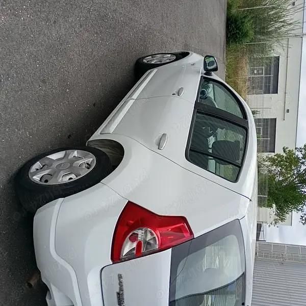 Second-hand Dacia Sandero 85 CP (62 kW) 2008 Hatchback