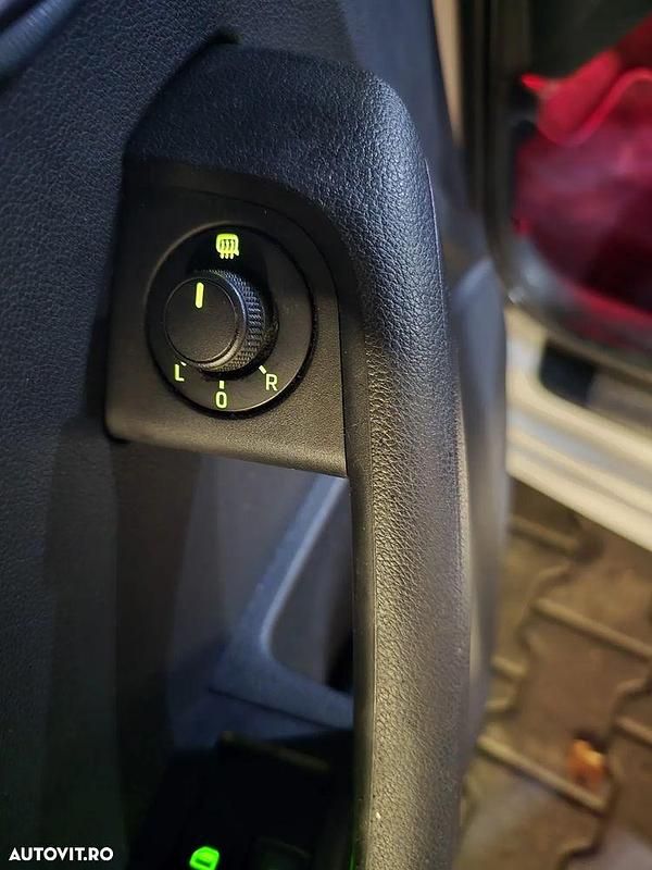 Second-hand Skoda Octavia 105 CP (77 kW) 2014 Culoarealb Hatchback