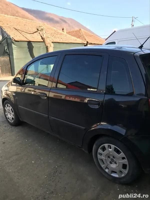 Utilizat 2006 Fiat Idea Monovolum | 5.000 EUR - Imagine 1/4