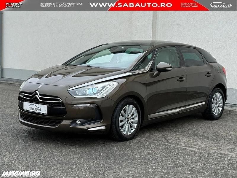 Second-hand Citroën DS5 Chic 115 CP (84 kW) 2015 Culoaremaro Hatchback