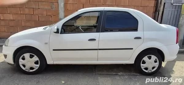 Second-hand Dacia Logan 75 CP (55 kW) 2011 Alb Berlinǎ