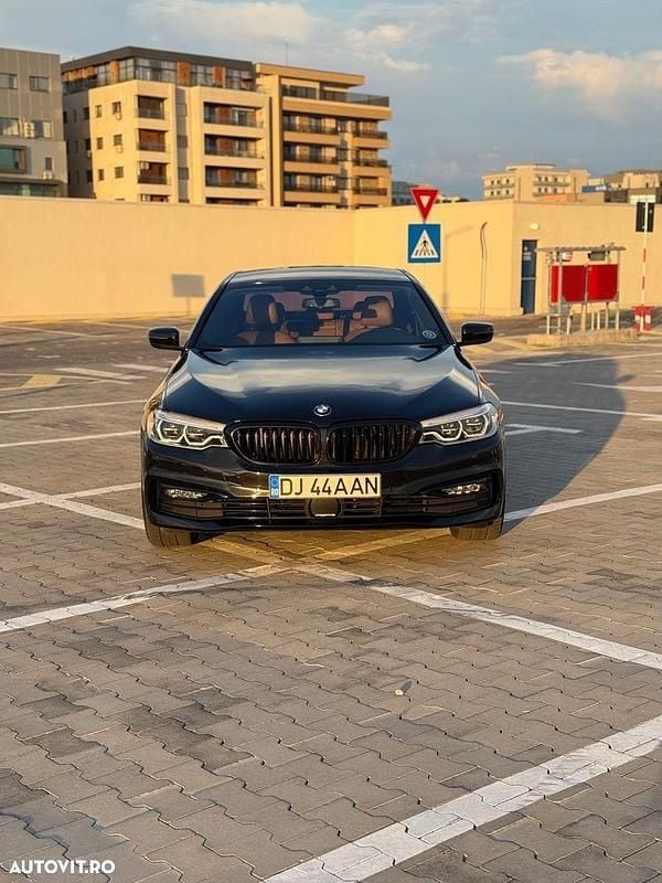 Negru Utilizat 2018 BMW 520 Comfort Edition Hatchback | 21.000 EUR - Imagine 1/4