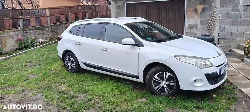Culoarealb Utilizat 2010 Renault Mégane GrandTour Break | 5.800 EUR - Imagine 1/4