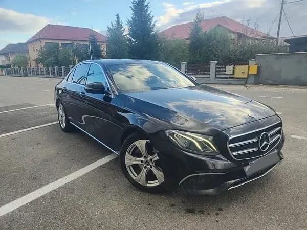 Utilizat 2018 Mercedes E220 Berlinǎ | 17.350 EUR (Super Preț) - Imagine 1/4