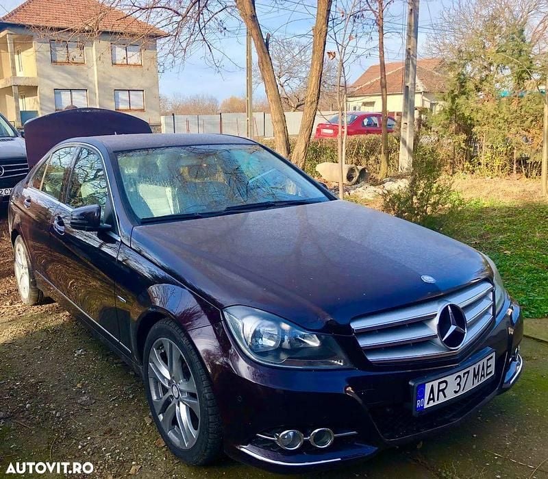 Culoaremaro Utilizat 2011 Mercedes C200 Berlinǎ | 9.100 EUR (Preț OK) - Imagine 1/4
