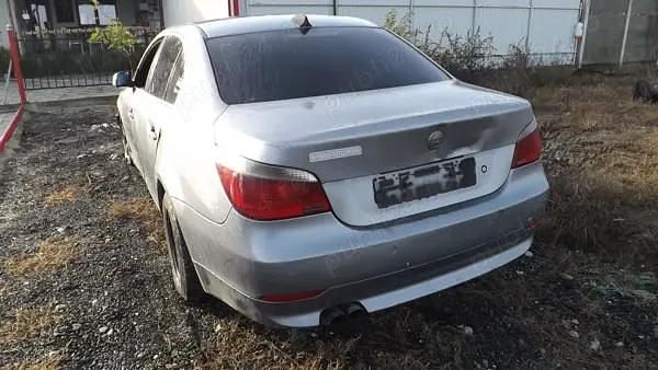 Second-hand BMW 525 177 CP (130 kW) 2005 Berlinǎ