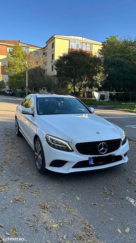 Culoarealb Utilizat 2019 Mercedes C220 Avantgarde Hatchback | 25.500 EUR (Preț OK) - Imagine 1/4