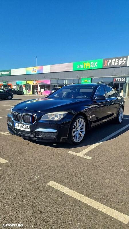 Culoarenegru Utilizat 2009 BMW 740 Berlinǎ | 9.000 EUR - Imagine 1/4