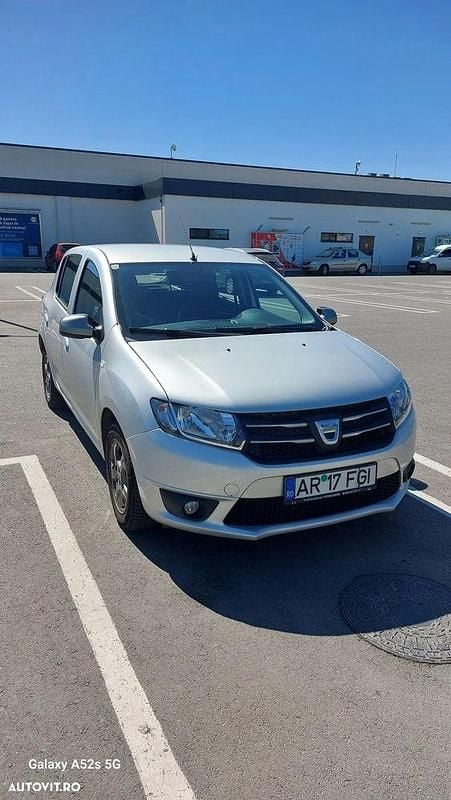 Gri Utilizat 2015 Dacia Sandero Hatchback | 4.850 EUR (Preț bun) - Imagine 1/4