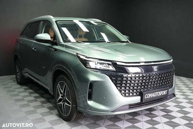 Second-hand DFSK E5 174 CP (127 kW) 2024 Verde SUV
