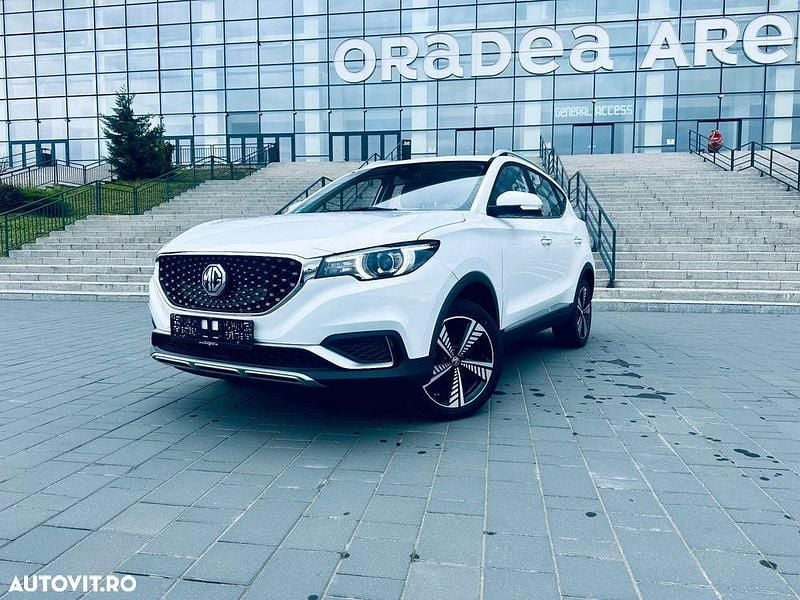 Culoarealb Utilizat 2021 MG ZS Luxury SUV | 13.499 EUR (Preț OK) - Imagine 1/4