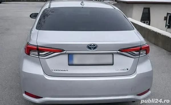 Second-hand 2023 Toyota Corolla Berlinǎ | 26.500 EUR (Puțin scump) - Imagine 1/4