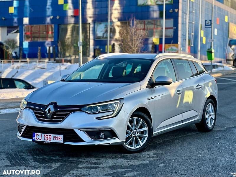 Culoareargint Utilizat 2017 Renault Mégane GrandTour Bose Edition Break | 9.899 EUR (Puțin scump) - Imagine 1/4