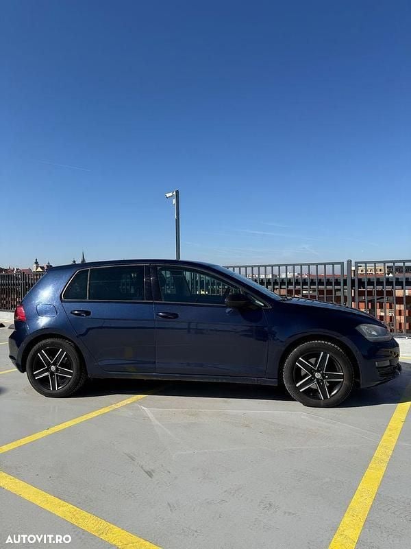Second-hand VW Golf VII Comfortline 105 CP (77 kW) 2013 Culoarealbastru Hatchback