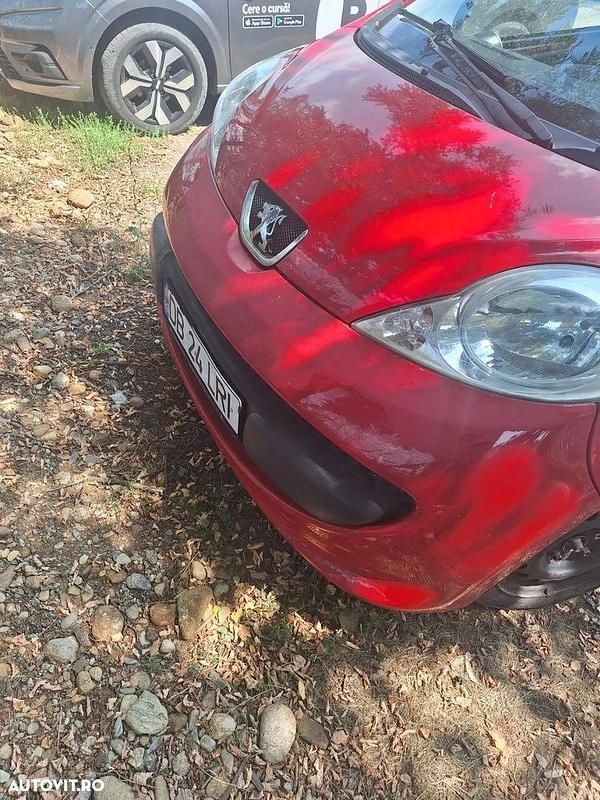 Second-hand Peugeot 107 68 CP (50 kW) 2007 Rosu Hatchback