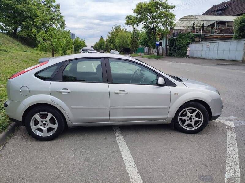 Utilizat 2006 Ford Focus Berlinǎ | 1.750 EUR (Preț OK) - Imagine 1/4