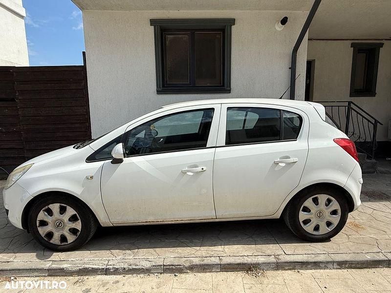 Culoarealb Utilizat 2010 Opel Corsa Enjoy Hatchback | 3.299 EUR (Preț OK) - Imagine 1/4