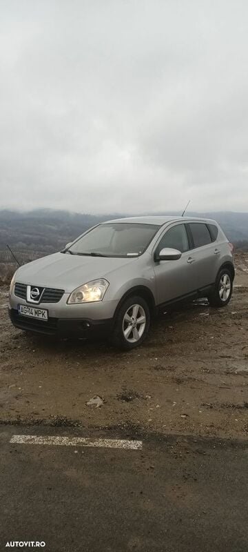 Gri Utilizat 2008 Nissan Qashqai Tekna SUV | 3.500 EUR (Preț bun) - Imagine 1/4